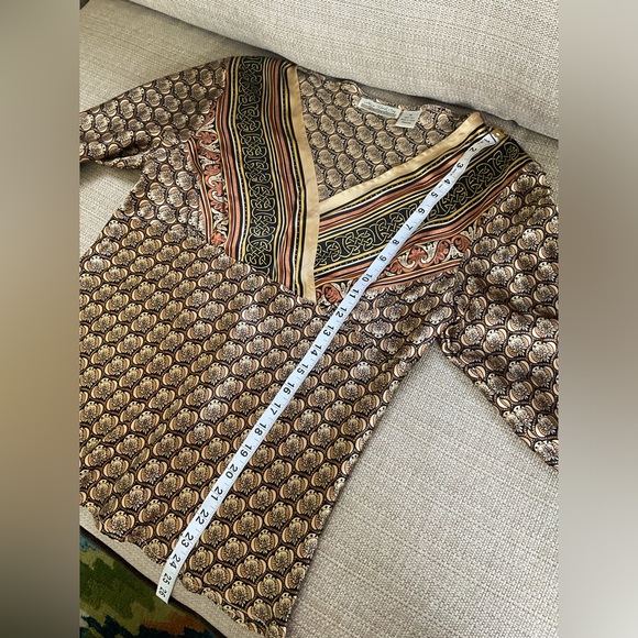 DONATED 100% Silk Top - Picture 6 of 6